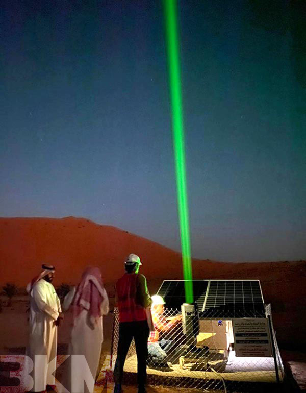 The 3KM laser beacon system navigates life in the desert